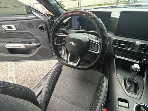 Used 2025 Ford Mustang GT RWD image 9