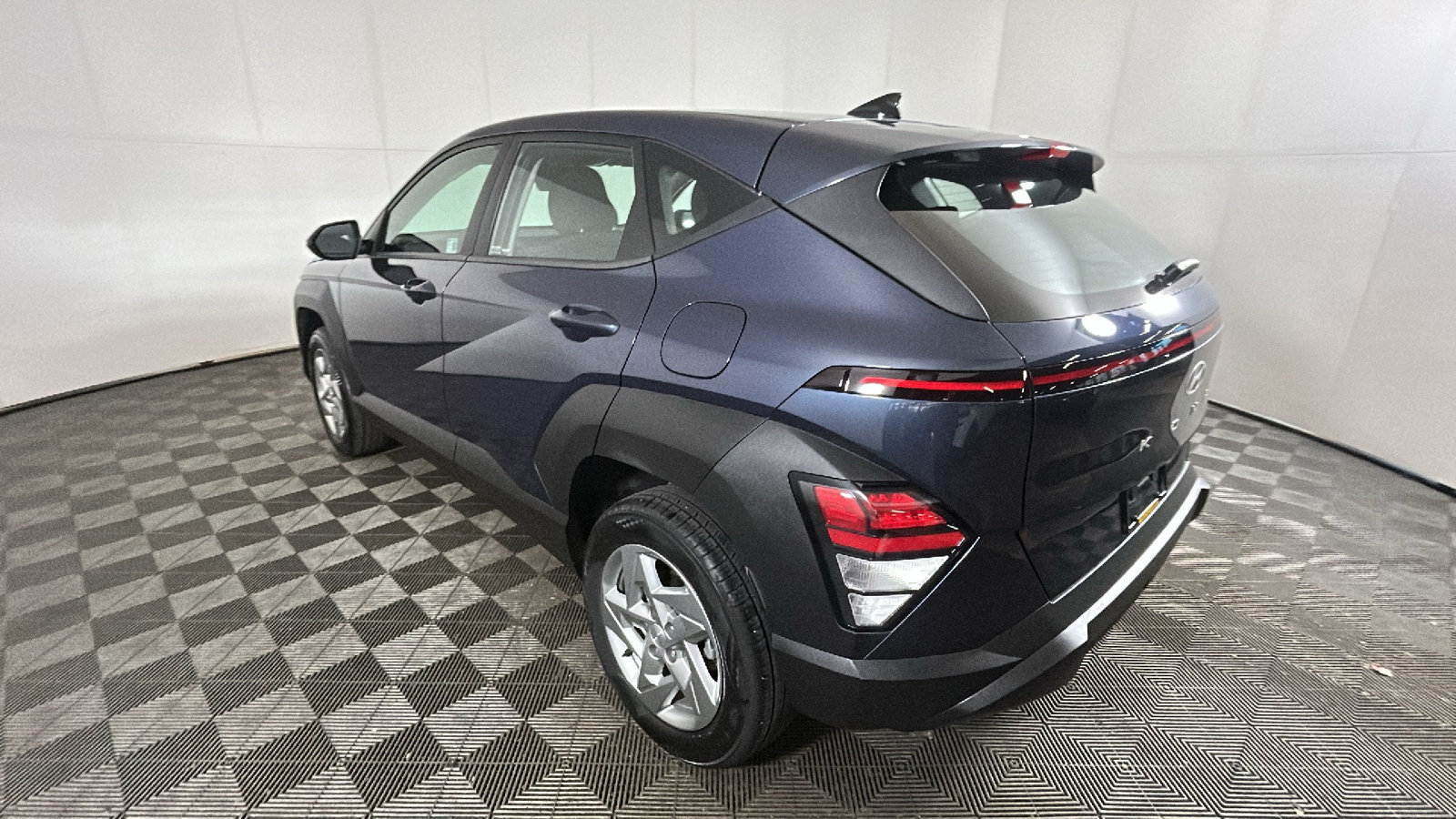 Certified 2025 Hyundai Kona SE AWD/4WD image 5