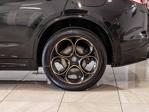 New 2025 Alfa Romeo Stelvio Sprint image 7