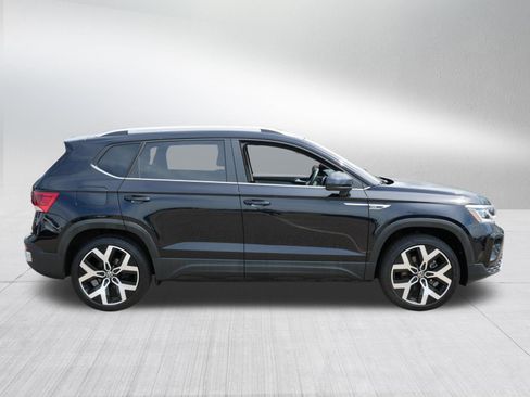 Certified 2023 Volkswagen Taos SEL AWD/4WD image 8