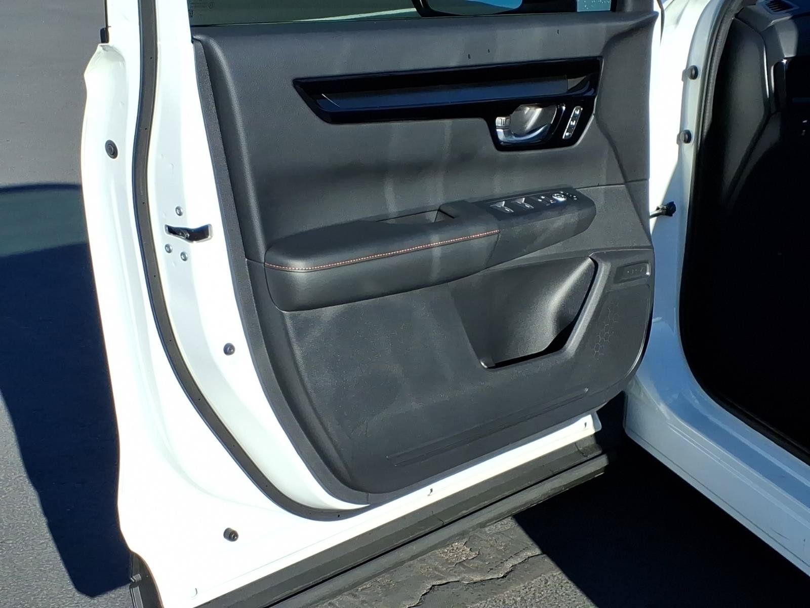 Used 2025 Honda CR-V Sport Touring image 13