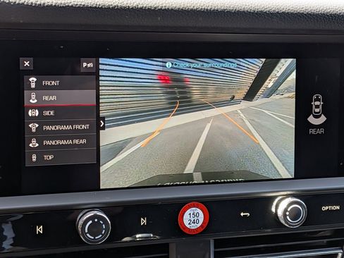 New 2026 Porsche Macan image 23