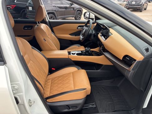 Used 2023 Nissan Rogue Platinum w/ Platinum Premium Package image 18