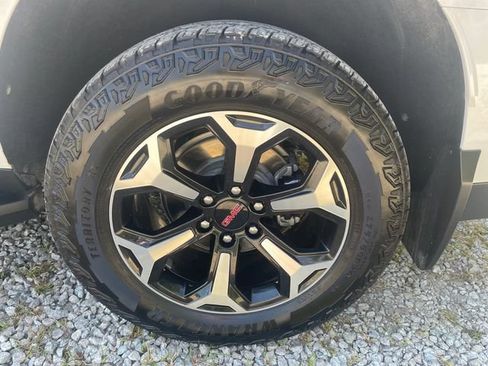 Certified 2025 GMC Yukon XL AT4 w/ LPO, Floor Liner Package AWD/4WD image 20