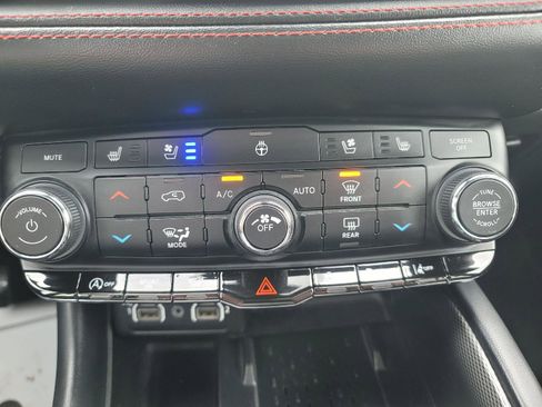 Used 2025 Dodge Durango GT AWD/4WD image 30