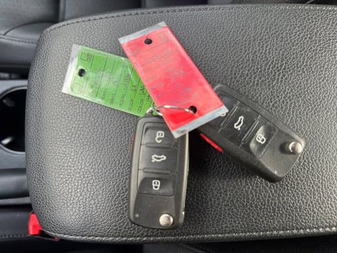 Used 2017 Volkswagen Jetta SE image 38