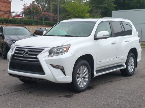 Used 2017 Lexus GX 460 Premium w/ Premium Package AWD/4WD image 7
