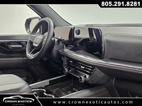 Used 2025 Chevrolet Suburban RST w/ Sun And Tow Package image 11