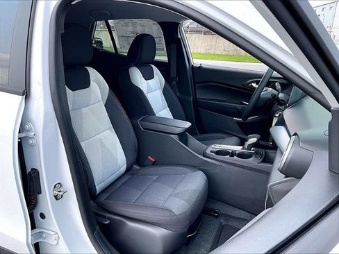 New 2026 Chevrolet Trax LS FWD image 29
