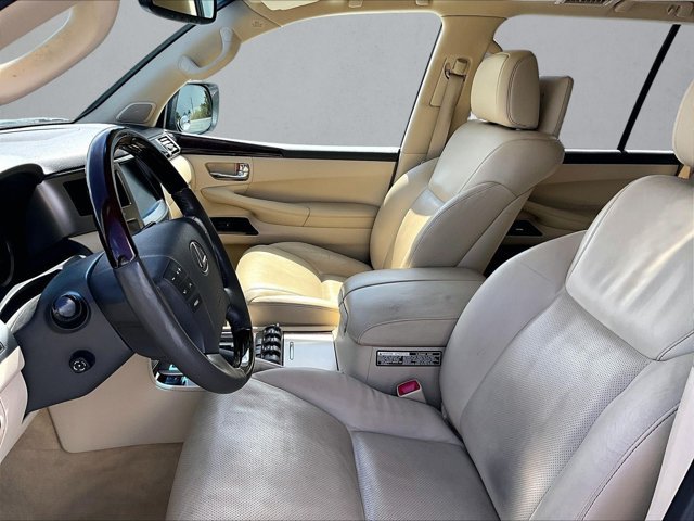 Used 2013 Lexus LX 570 4WD w/ Luxury Pkg w/Pre-crash image 12