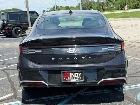Used 2025 Hyundai Sonata SEL FWD image 4