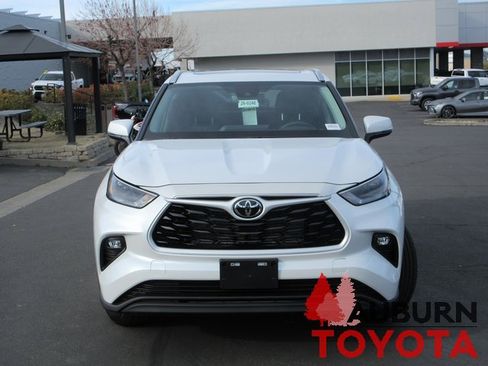 New 2026 Toyota Highlander XLE image 20