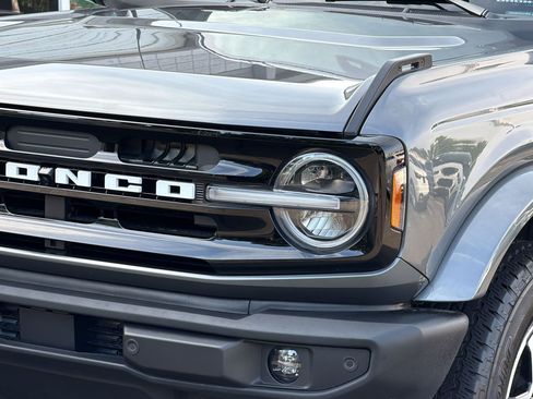 Used 2024 Ford Bronco Outer Banks AWD/4WD image 12
