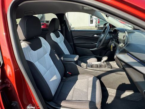 Used 2024 Chevrolet Trax LS w/ LS Convenience Package FWD image 25