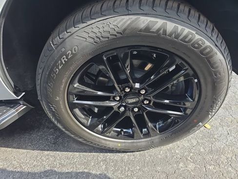 Used 2023 Ford Expedition XLT image 8