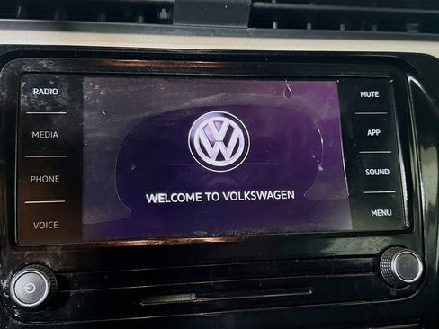 Used 2020 Volkswagen Passat 2.0T SE w/ Sunroof Package image 18