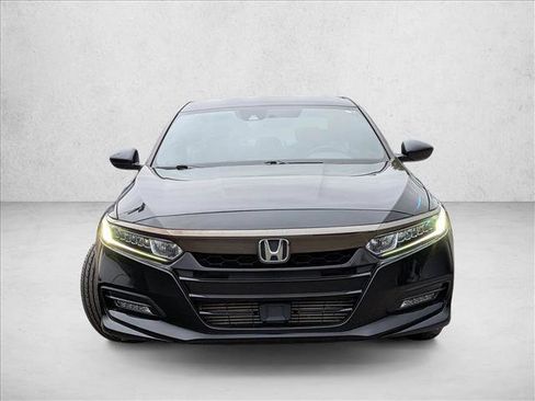 Used 2018 Honda Accord Sport image 2