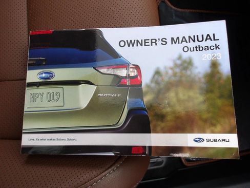 Used 2023 Subaru Outback Touring AWD/4WD image 27