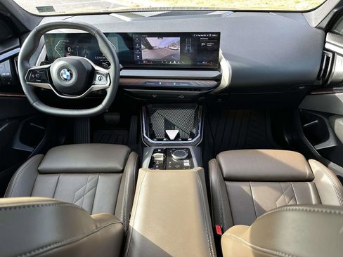 Used 2025 BMW X3 xDrive30i w/ Convenience Package image 2