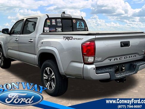 Used 2016 Toyota Tacoma TRD Sport image 4