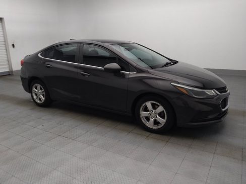 Used 2017 Chevrolet Cruze LT w/ Convenience Package FWD image 11