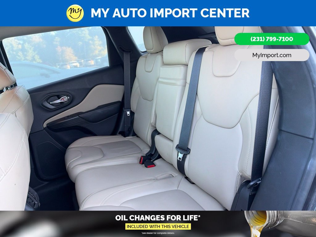 Used 2017 Jeep Cherokee Limited w/ Trailer Tow Group AWD/4WD image 22