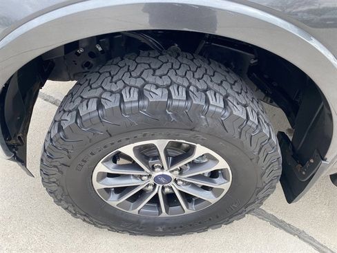 Used 2020 Ford F150 Lariat image 17