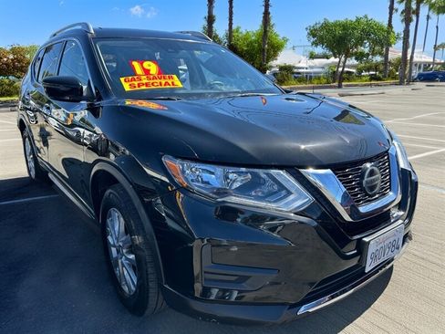 Used 2019 Nissan Rogue SV image 36