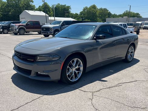 Used 2023 Dodge Charger SXT w/ Plus Group RWD image 4