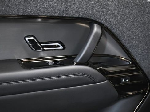 Used 2023 Land Rover Range Rover Sport SE Dynamic image 14