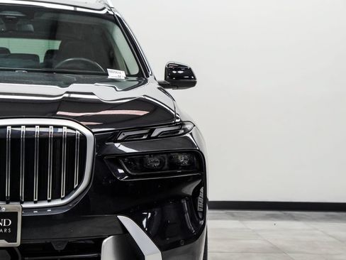 Used 2025 BMW X7 xDrive40i AWD/4WD image 4