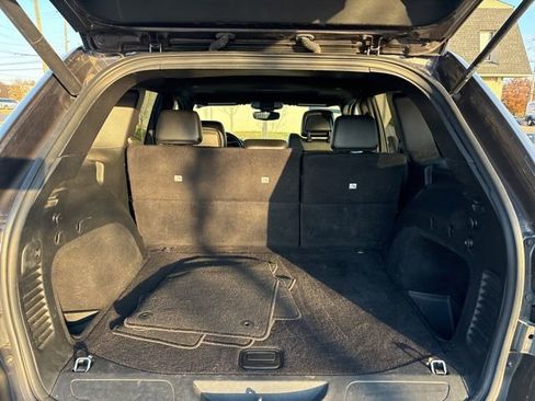 Used 2021 Jeep Grand Cherokee Limited image 11