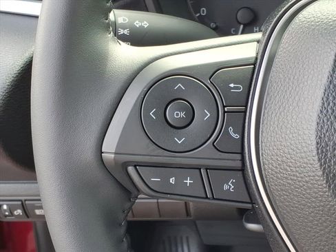 Certified 2025 Toyota Corolla SE image 18