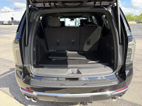 New 2026 Chevrolet Suburban Premier AWD/4WD image 39