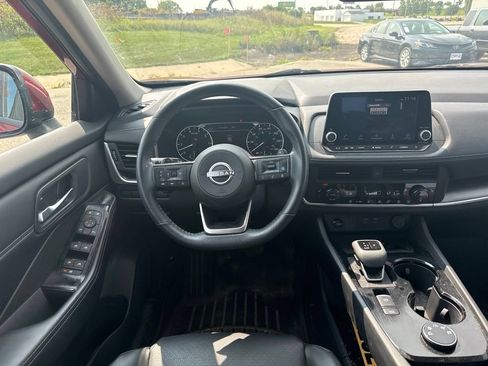 Used 2024 Nissan Rogue SV w/ SV Premium Package AWD/4WD image 13