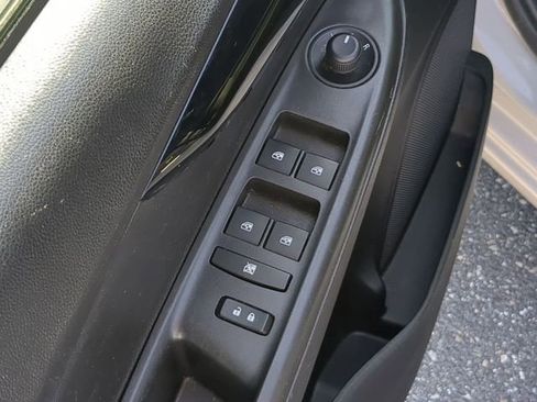 Used 2021 Chevrolet Spark LT image 17