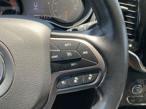 Used 2021 Jeep Cherokee Limited w/ Elite Package AWD/4WD image 31