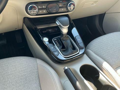 Used 2025 Kia Soul EX FWD image 12