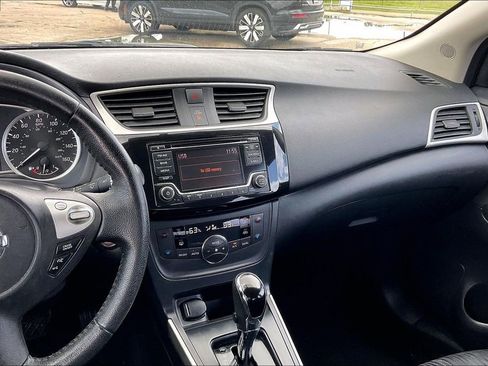 Used 2018 Nissan Sentra SV FWD image 9