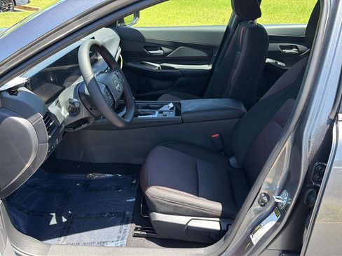 New 2026 Nissan Sentra SR w/ SR All Weather Package FWD image 10