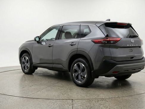 Used 2025 Nissan Rogue SV image 6