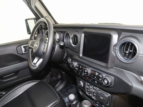 Used 2022 Jeep Wrangler Unlimited Sahara w/ Cold Weather Group image 43