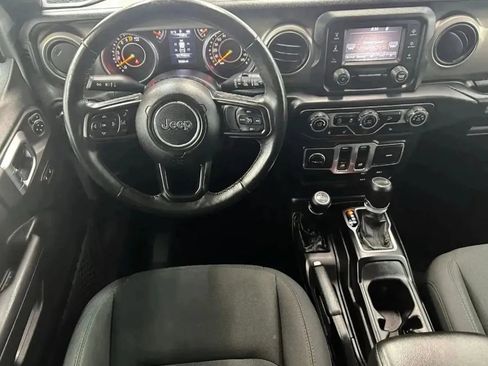 Used 2018 Jeep Wrangler Sport AWD/4WD image 14