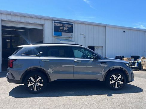 Used 2021 Kia Sorento S w/ Panoramic Sunroof Package FWD image 6