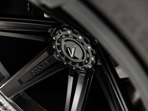 Used 2025 Jeep Gladiator Sport image 25