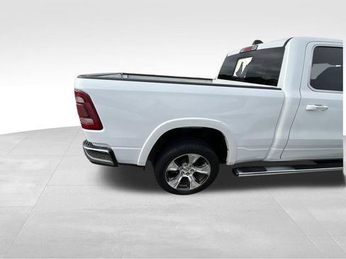 Used 2019 RAM 1500 Laramie AWD/4WD image 18
