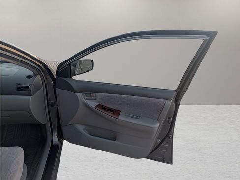 Used 2003 Toyota Corolla LE image 16