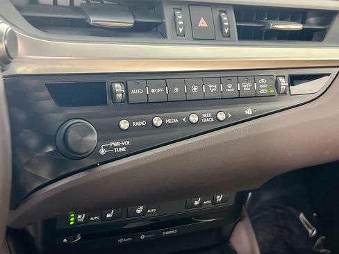 Used 2019 Lexus ES 350 w/ Premium Package FWD image 15