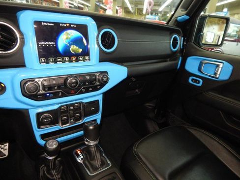 Used 2023 Jeep Wrangler Unlimited Sahara w/ Cold Weather Group image 25