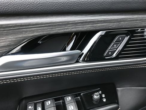 Used 2024 Jeep Wagoneer L Series II w/ Flexible Seating Group image 20